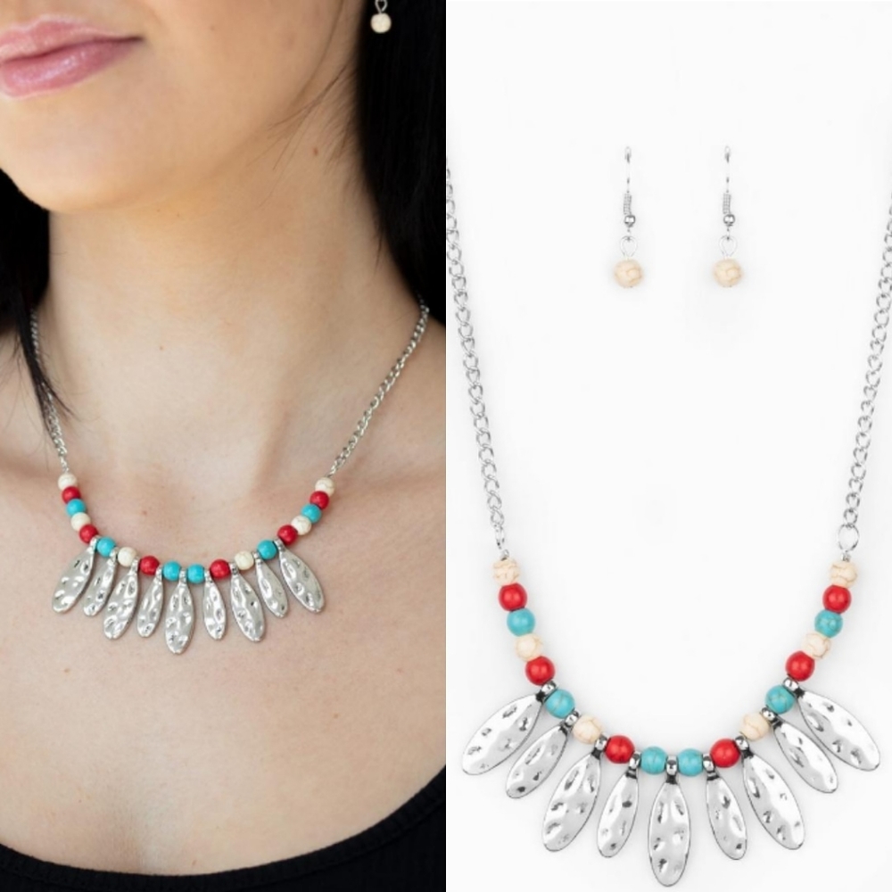 Silver feather/leaf necklace